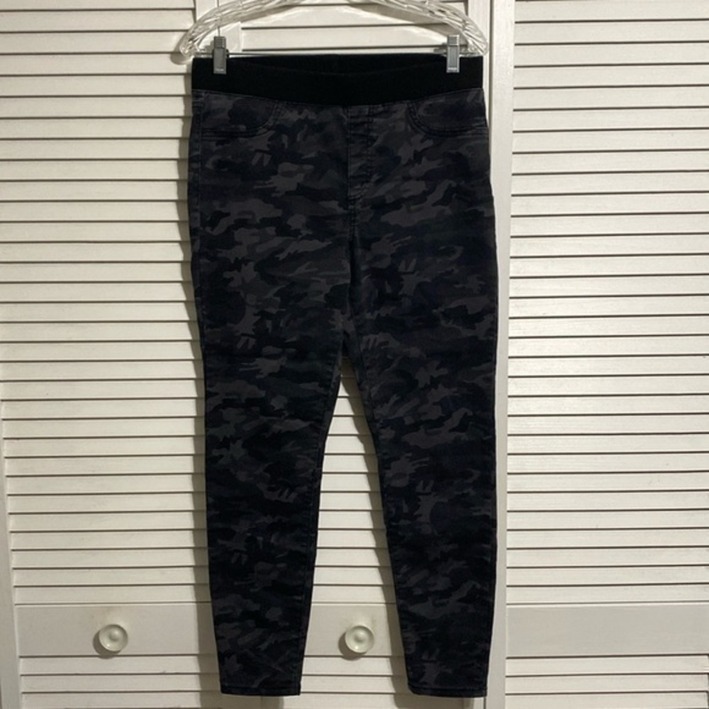 No Boundaries Womens Gray Black Camouflage Pull On Skinny Pants - Picture 3 of 9
